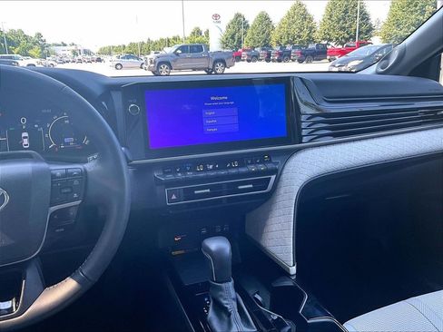 Used 2025 Toyota Camry XLE w/ Premium Plus Package AWD/4WD image 18