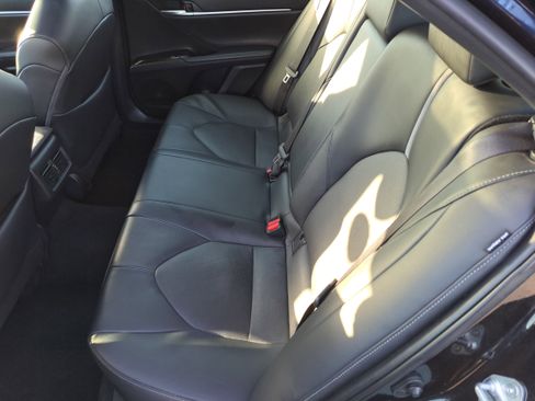 Used 2022 Toyota Camry XSE image 10