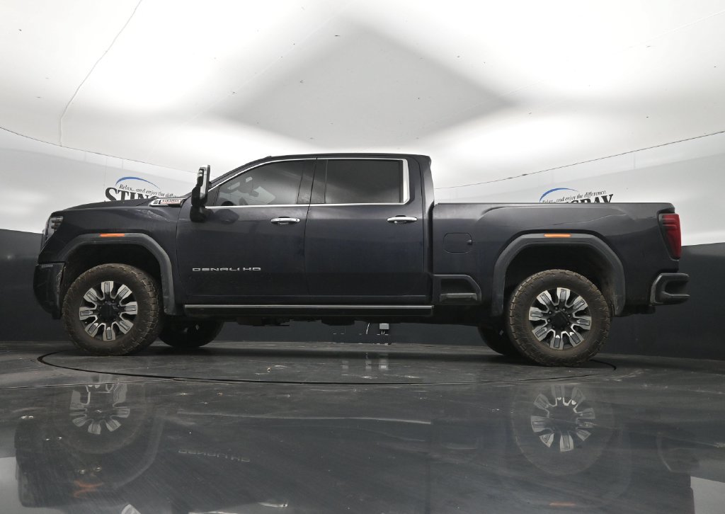 Used 2024 GMC Sierra 2500 Denali w/ Denali Reserve Package AWD/4WD image 29