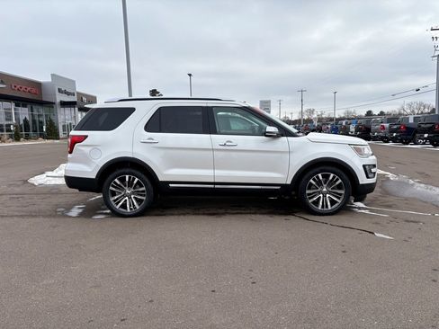 Used 2016 Ford Explorer Platinum image 2