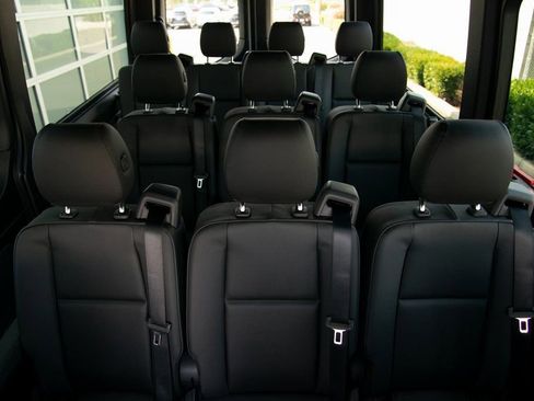 Used 2025 Mercedes-Benz Sprinter 2500 image 19