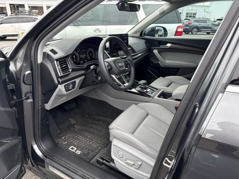 Used 2024 Audi Q5 2.0T Premium Plus w/ Premium Plus Package AWD/4WD image 10