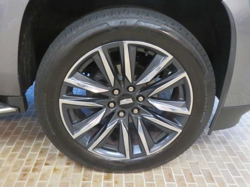 Used 2018 Cadillac Escalade Luxury AWD/4WD image 10