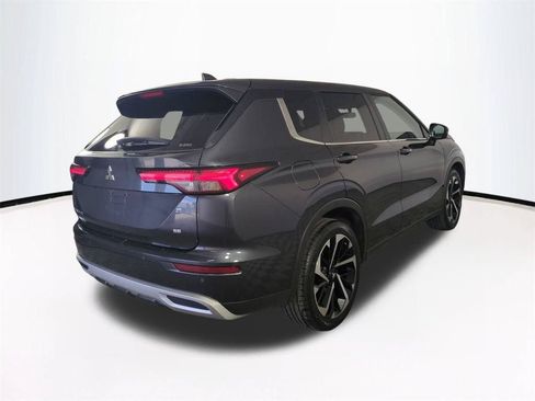 Used 2024 Mitsubishi Outlander SE Black Edition AWD/4WD image 5