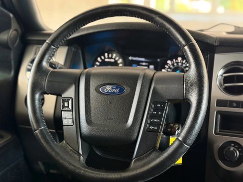 Used 2017 Ford Expedition XLT AWD/4WD image 31