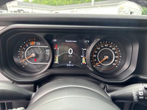 Used 2025 Jeep Wrangler Unlimited Sport AWD/4WD image 11