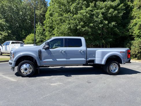 Used 2025 Ford F450 Platinum w/ FX4 Off-Road Package AWD/4WD image 6