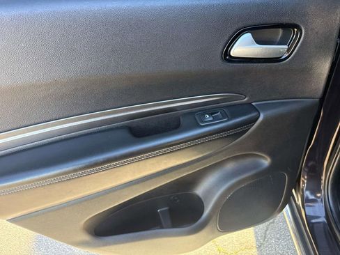 Used 2021 Dodge Durango SXT w/ 3rd Row Seating Group image 8