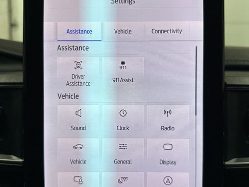 Used 2024 Ford Explorer Platinum w/ Technology Package image 31