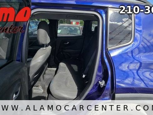 Used 2017 Jeep Renegade Altitude FWD image 29