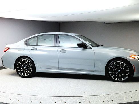 Used 2025 BMW 330i xDrive Sedan w/ M Sport Package image 8