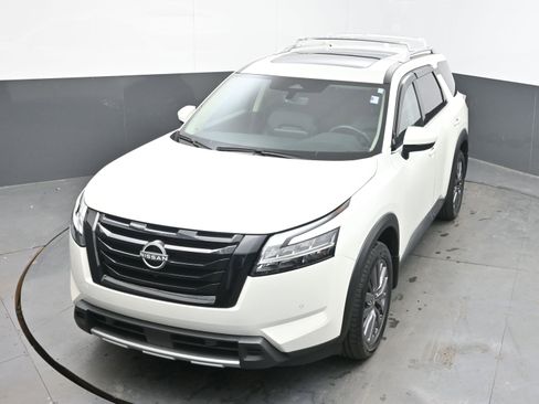 Certified 2024 Nissan Pathfinder SL w/ SL Premium Package image 28