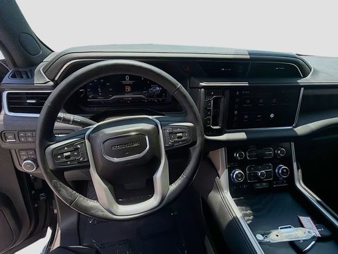 Used 2023 GMC Yukon Denali AWD/4WD image 8