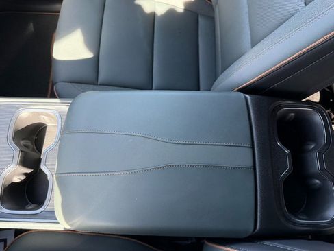 Used 2025 GMC Acadia AT4 w/ Super Cruise Package image 23