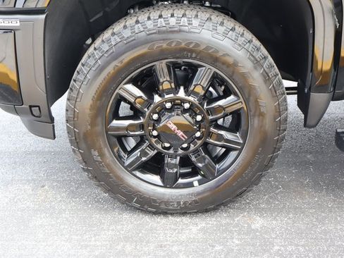 New 2026 GMC Sierra 2500 AT4 w/ AT4 Premium Plus Package image 8