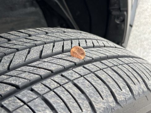 Used 2022 Subaru Ascent Limited image 10