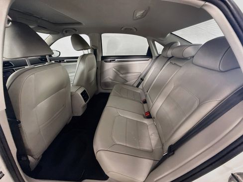 Used 2018 Volkswagen Passat 2.0T SE FWD image 29