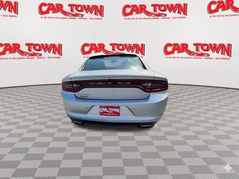 Used 2023 Dodge Charger SXT RWD image 7