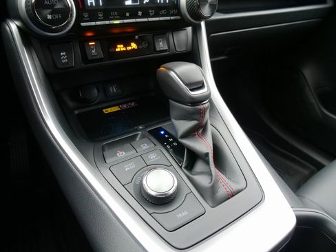 Used 2025 Toyota RAV4 XSE image 27