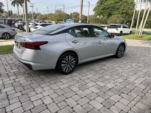 Used 2024 Nissan Altima 2.5 SV FWD image 36