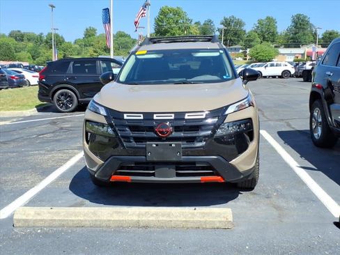 Used 2026 Nissan Rogue SV AWD/4WD image 6