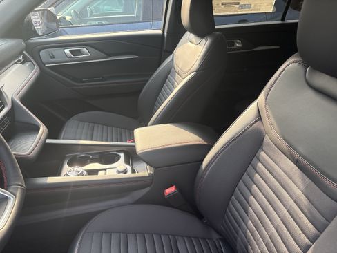 New 2026 Ford Explorer ST-Line AWD/4WD image 6