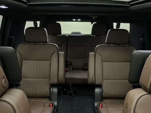 New 2026 Chevrolet Suburban High Country AWD/4WD image 24