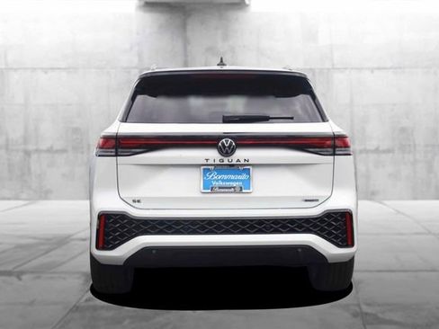 New 2026 Volkswagen Tiguan SE R-Line image 6
