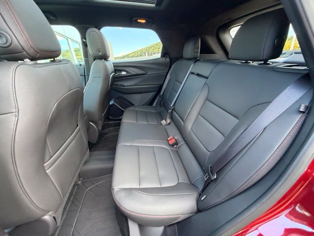 Used 2025 Chevrolet TrailBlazer RS w/ Convenience Package AWD/4WD image 35