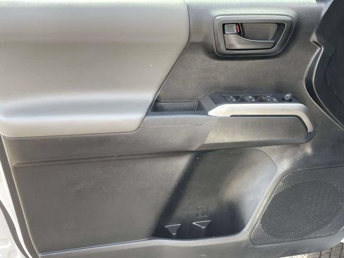 Used 2022 Toyota Tacoma SR5 w/ Technology Package RWD image 13
