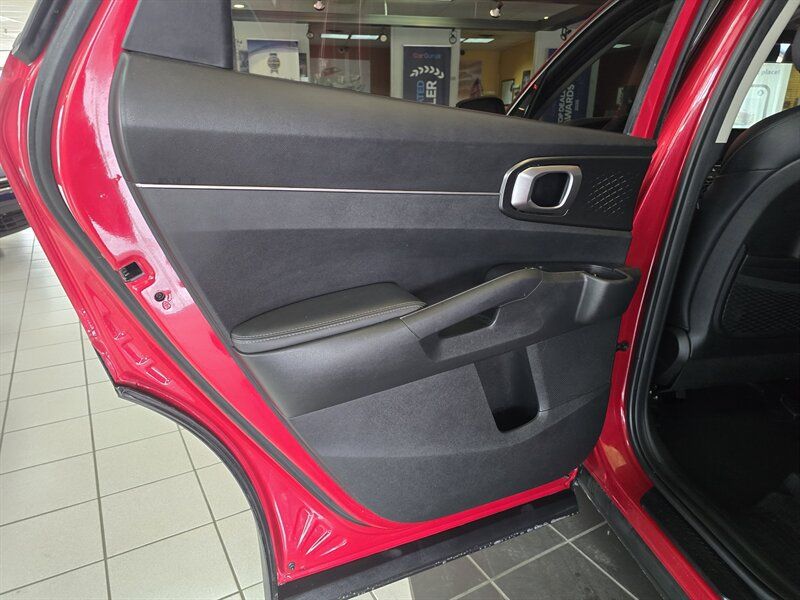 Used 2022 Kia Sorento S AWD/4WD image 10