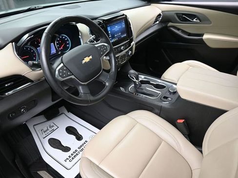 Used 2023 Chevrolet Traverse LT w/ LT Premium Package image 18