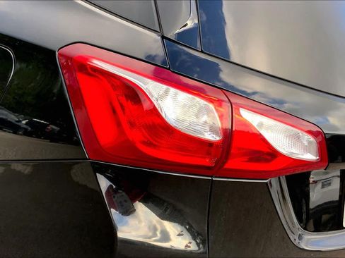 Used 2021 Chevrolet Equinox LT FWD image 28