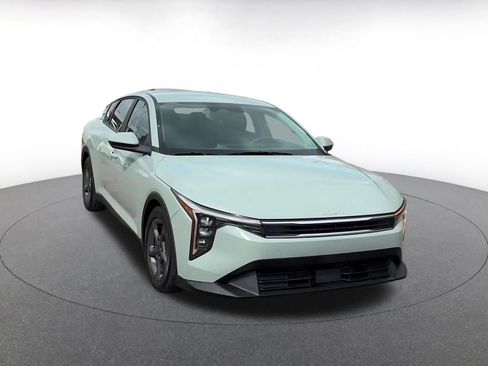 Used 2025 Kia K4 LXS image 3