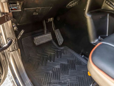 Used 1996 HUMMER H1 4-Door Open Top image 26