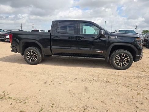 New 2026 GMC Sierra 1500 AT4 w/ AT4 Premium Package AWD/4WD image 4