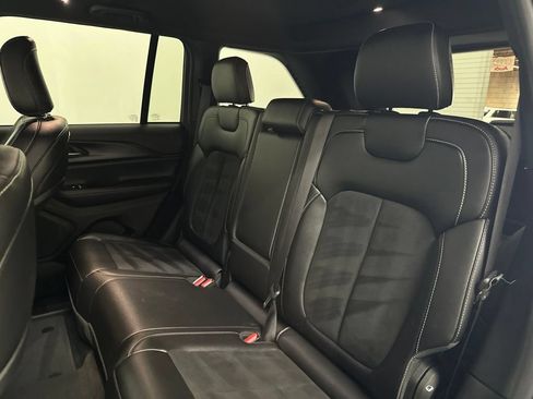 Used 2024 Jeep Grand Cherokee Altitude AWD/4WD image 47