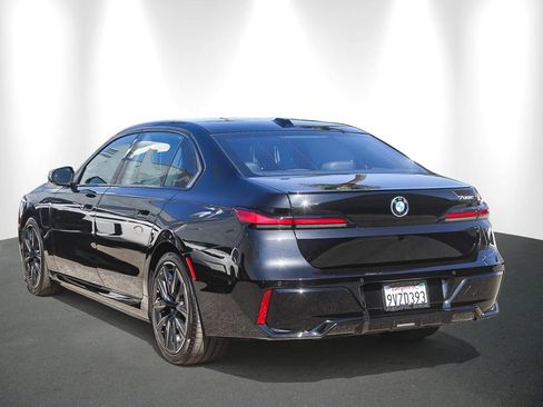 Used 2026 BMW 750e xDrive w/ Premium Package AWD/4WD image 4
