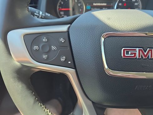 Used 2023 GMC Acadia SLT w/ Preferred Package AWD/4WD image 16
