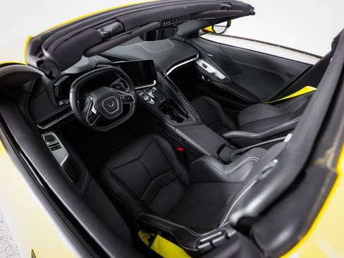 Used 2025 Chevrolet Corvette Stingray Coupe image 35