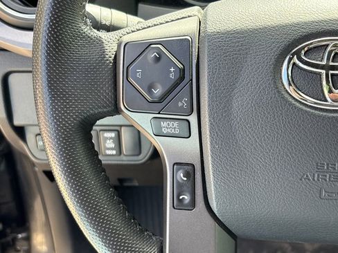 Used 2020 Toyota Tacoma TRD Off-Road image 18