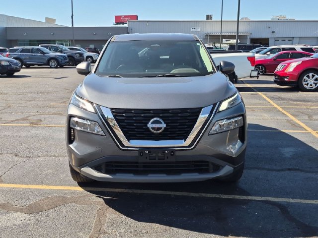 Used 2023 Nissan Rogue SV AWD/4WD image 2
