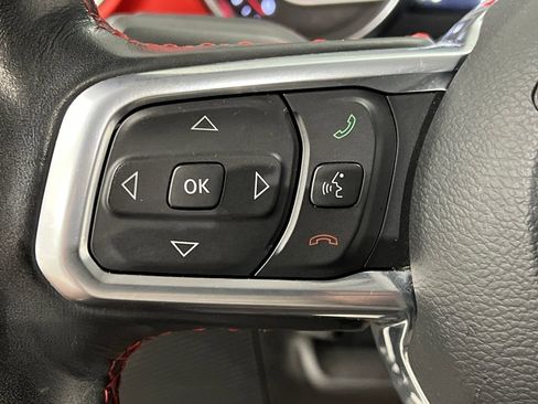 Used 2022 Jeep Wrangler Unlimited Rubicon w/ Cold Weather Group AWD/4WD image 39