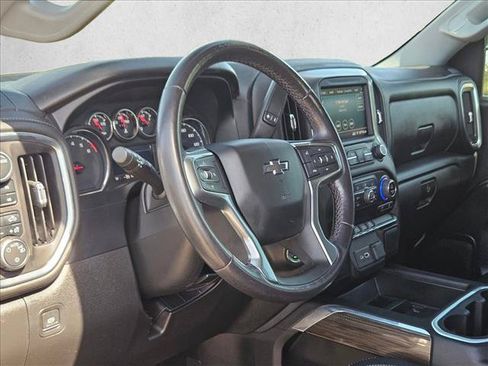 Used 2022 Chevrolet Silverado 1500 LT Trail Boss w/ Bed Protection Package AWD/4WD image 10