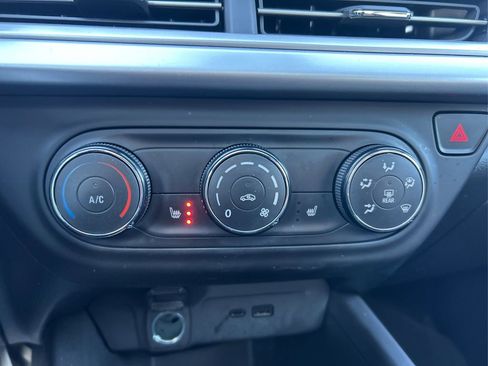 Used 2024 Chevrolet Trax RS w/ Sunroof Package image 28