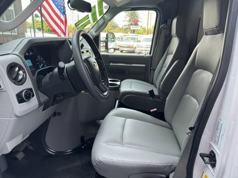Used 2024 Ford E-450 and Econoline 450 Super Duty w/ Power Windows & Locks Group RWD image 10