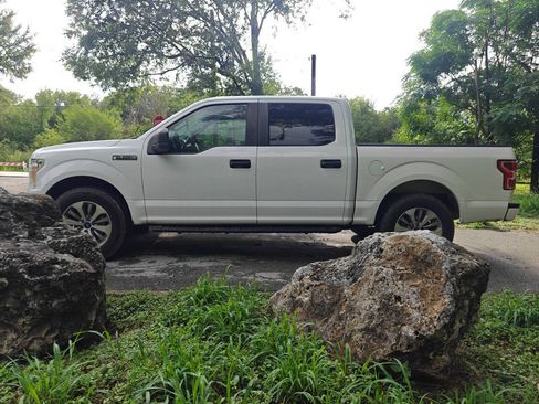 Used 2018 Ford F150 XL w/ Equipment Group 101A Mid AWD/4WD image 8