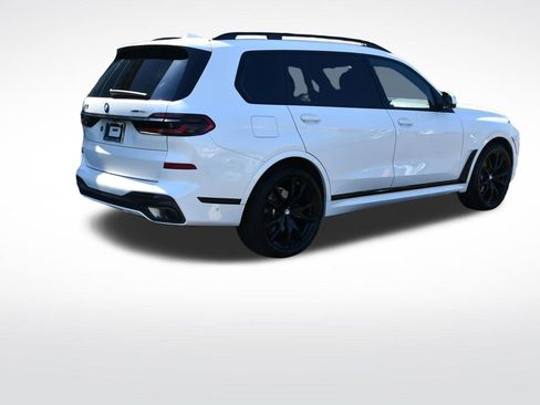 Used 2025 BMW X7 xDrive40i w/ M Sport Package AWD/4WD image 8
