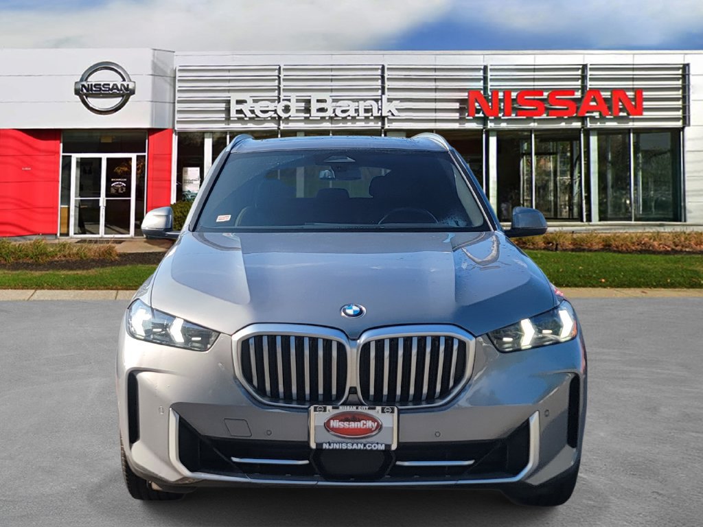 Used 2024 BMW X5 xDrive40i w/ Parking Assistance Package AWD/4WD image 2