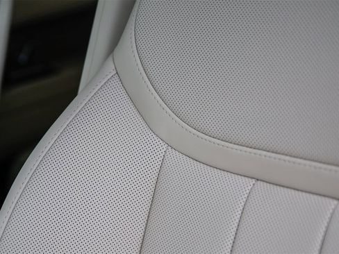 New 2026 Land Rover Range Rover SE image 28